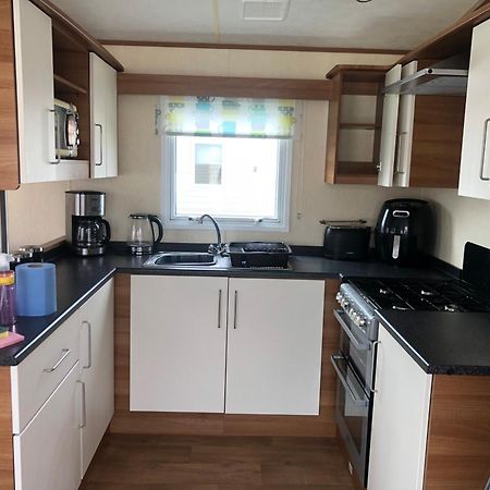 Two X 8 Berth Static Caravan On Lyons Robin Hood Rhyl North Wales Meliden Екстериор снимка