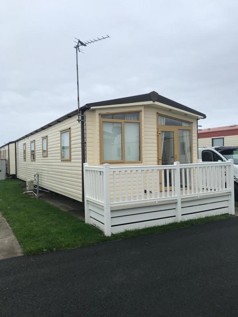 Two X 8 Berth Static Caravan On Lyons Robin Hood Rhyl North Wales Meliden Екстериор снимка